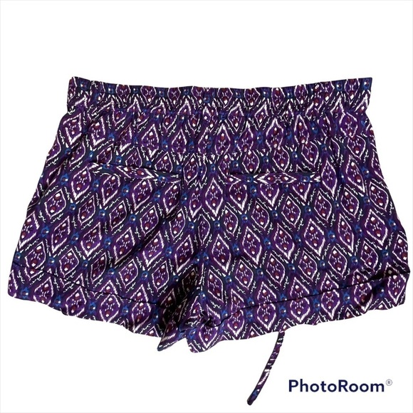 TRIBAL PRINT SHORTS Size M PURPLE - Picture 3 of 4